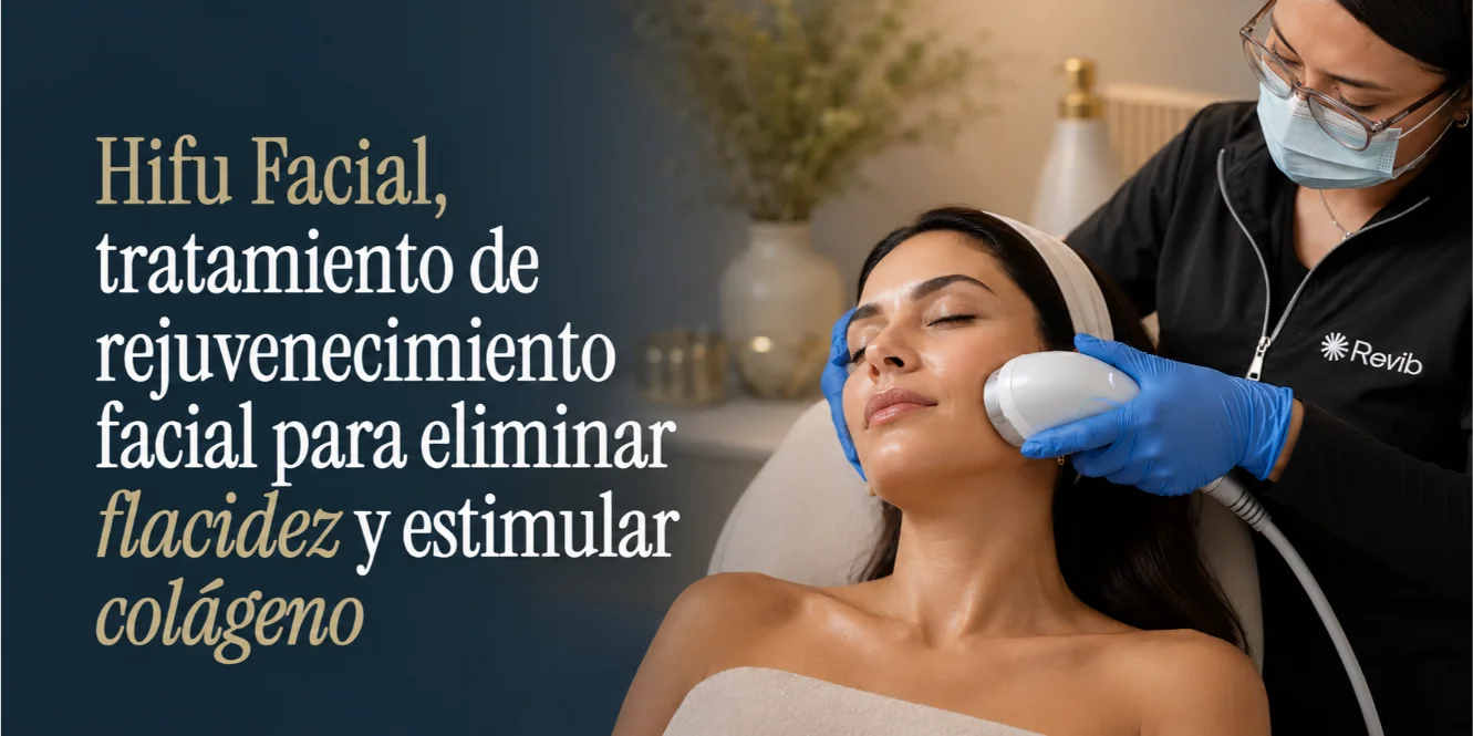 Mujer recibiendo Hifu Facial para rejuvenecimiento facial en Revib, Bogotá